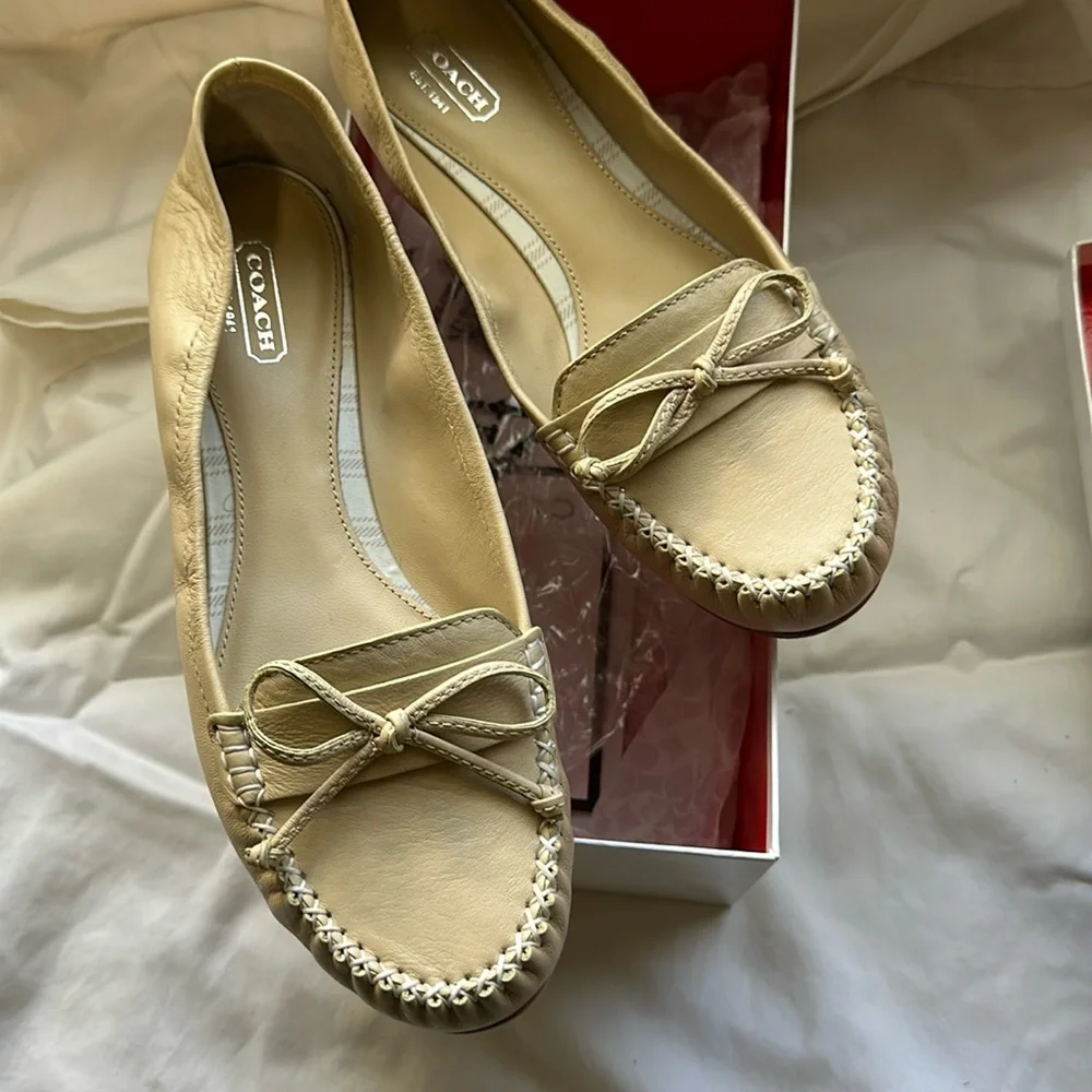 Coach sand color leather flats, size 8.5 - Picture 1 of 5